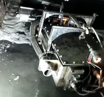 China Petroleum&Chemical Corporation Zhongyuan Oilfield Branch: Tank crawler explosion-proof robot for dredging