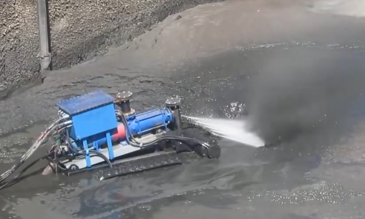 Xing'an League Ulan Tai'an Energy and Chemical Co., Ltd.: Visual Remote Control Water Tank Dredging Robot